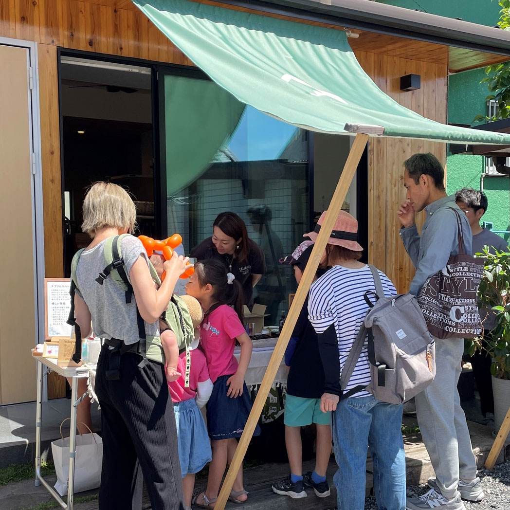 岡部工務店で開催したアロマクラフトワークショップの様子